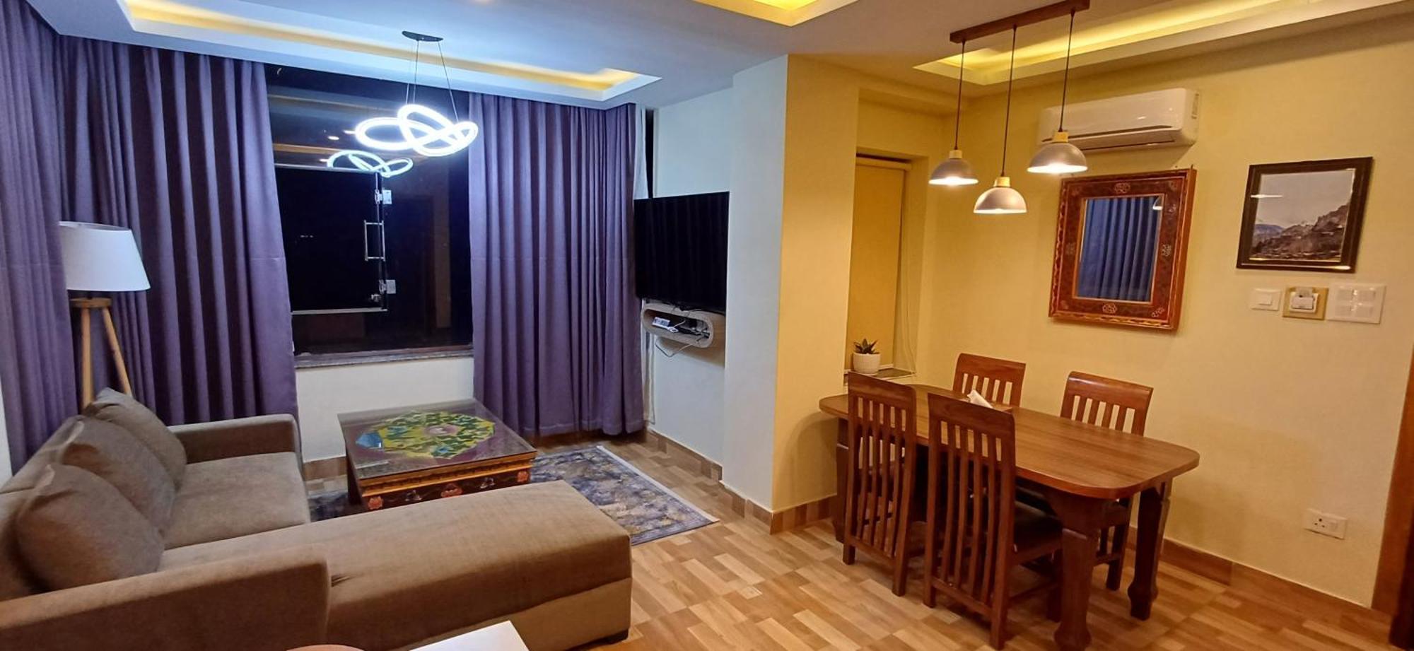 Hotel Yakroo Manang Катманду Екстериор снимка