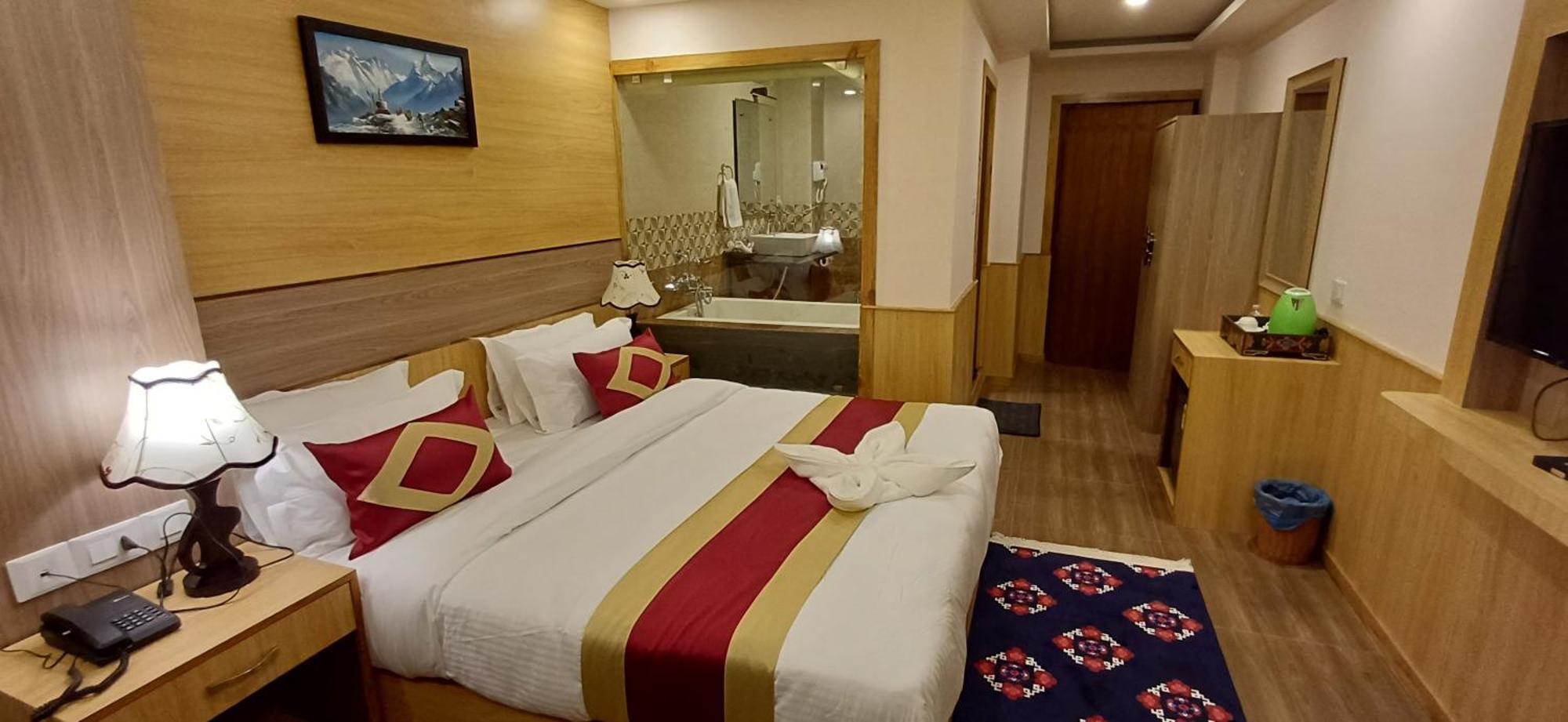 Hotel Yakroo Manang Катманду Екстериор снимка
