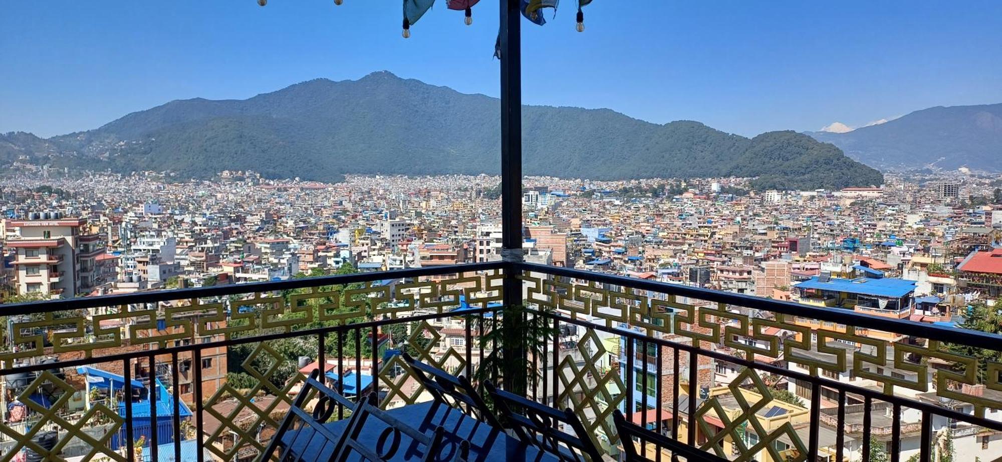 Hotel Yakroo Manang Катманду Екстериор снимка