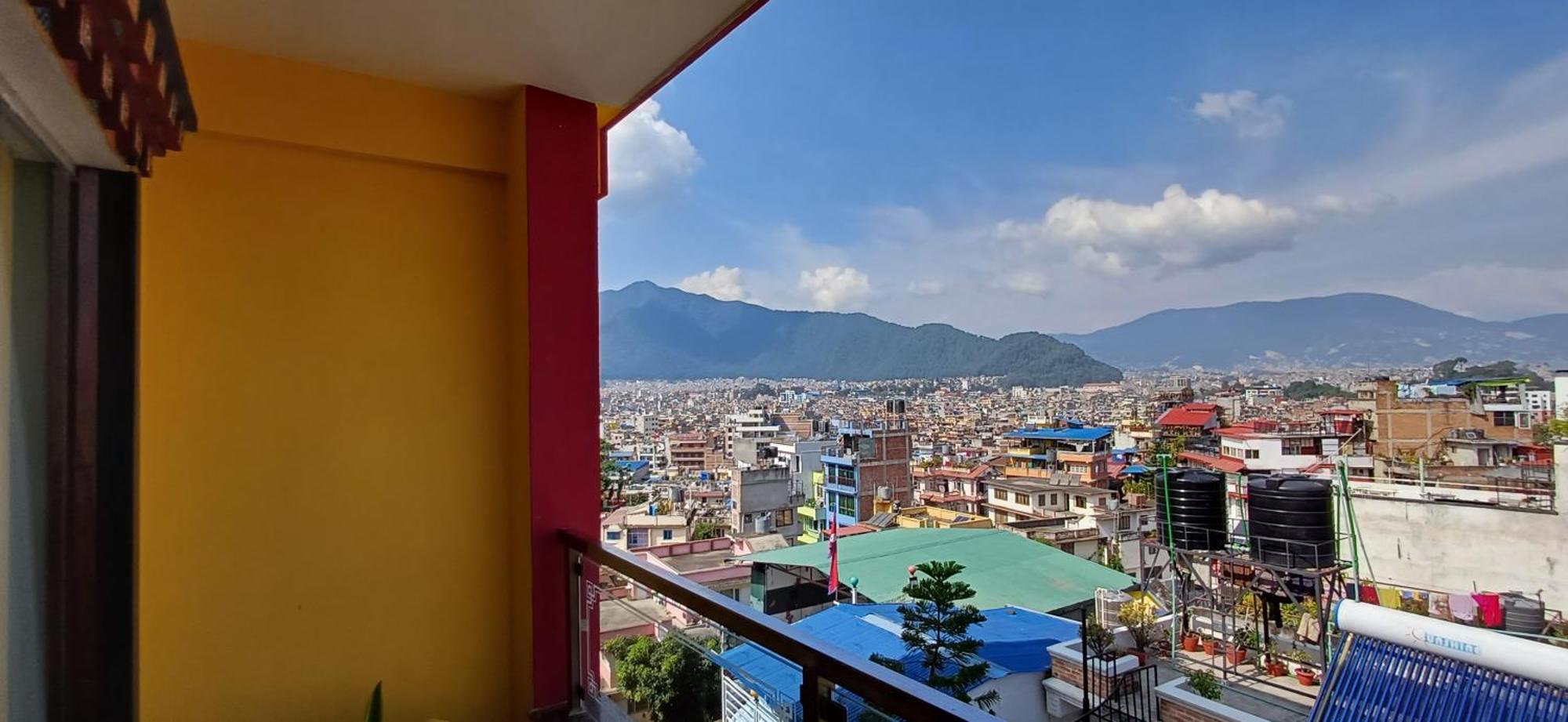 Hotel Yakroo Manang Катманду Екстериор снимка