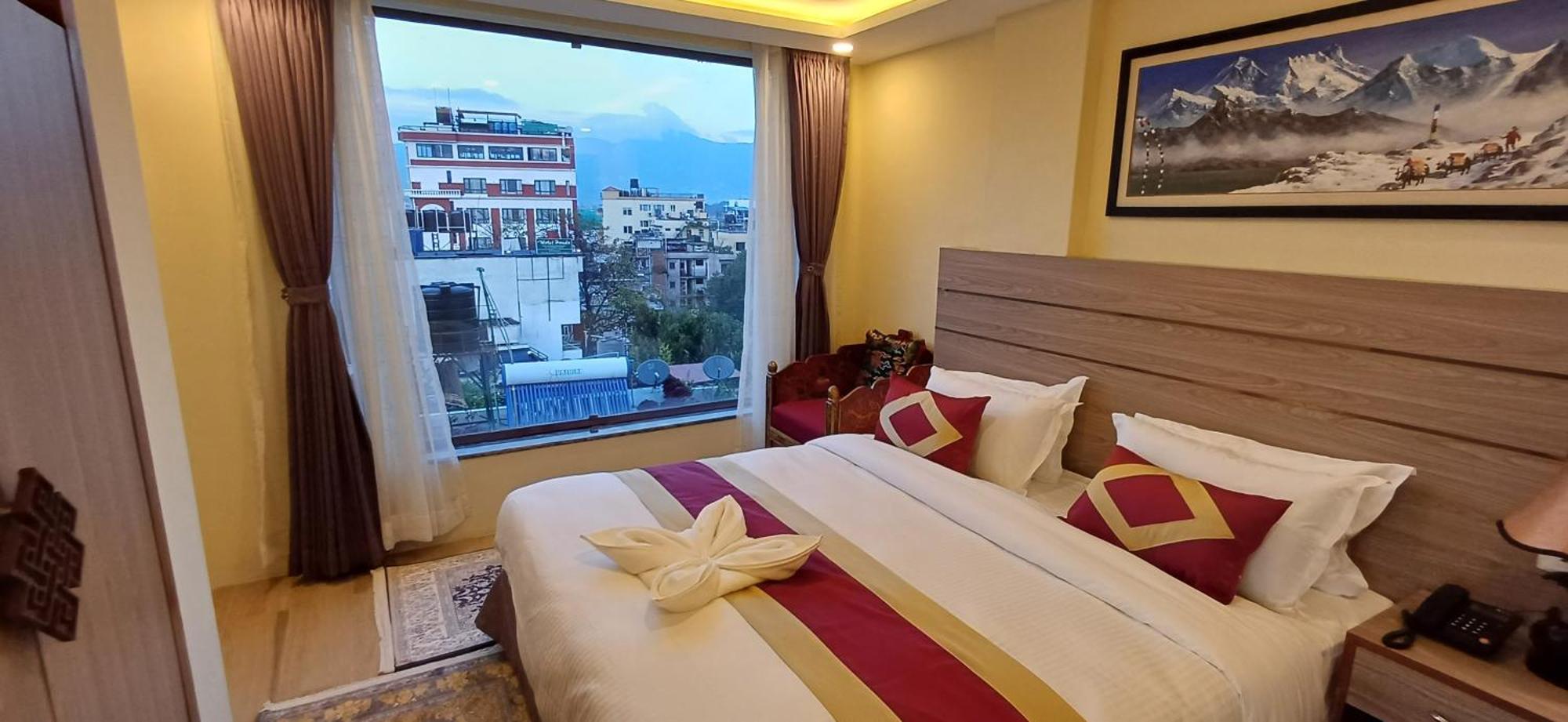 Hotel Yakroo Manang Катманду Екстериор снимка