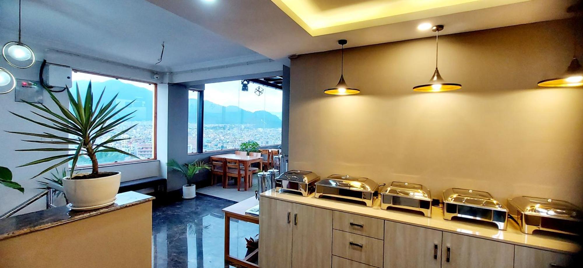 Hotel Yakroo Manang Катманду Екстериор снимка