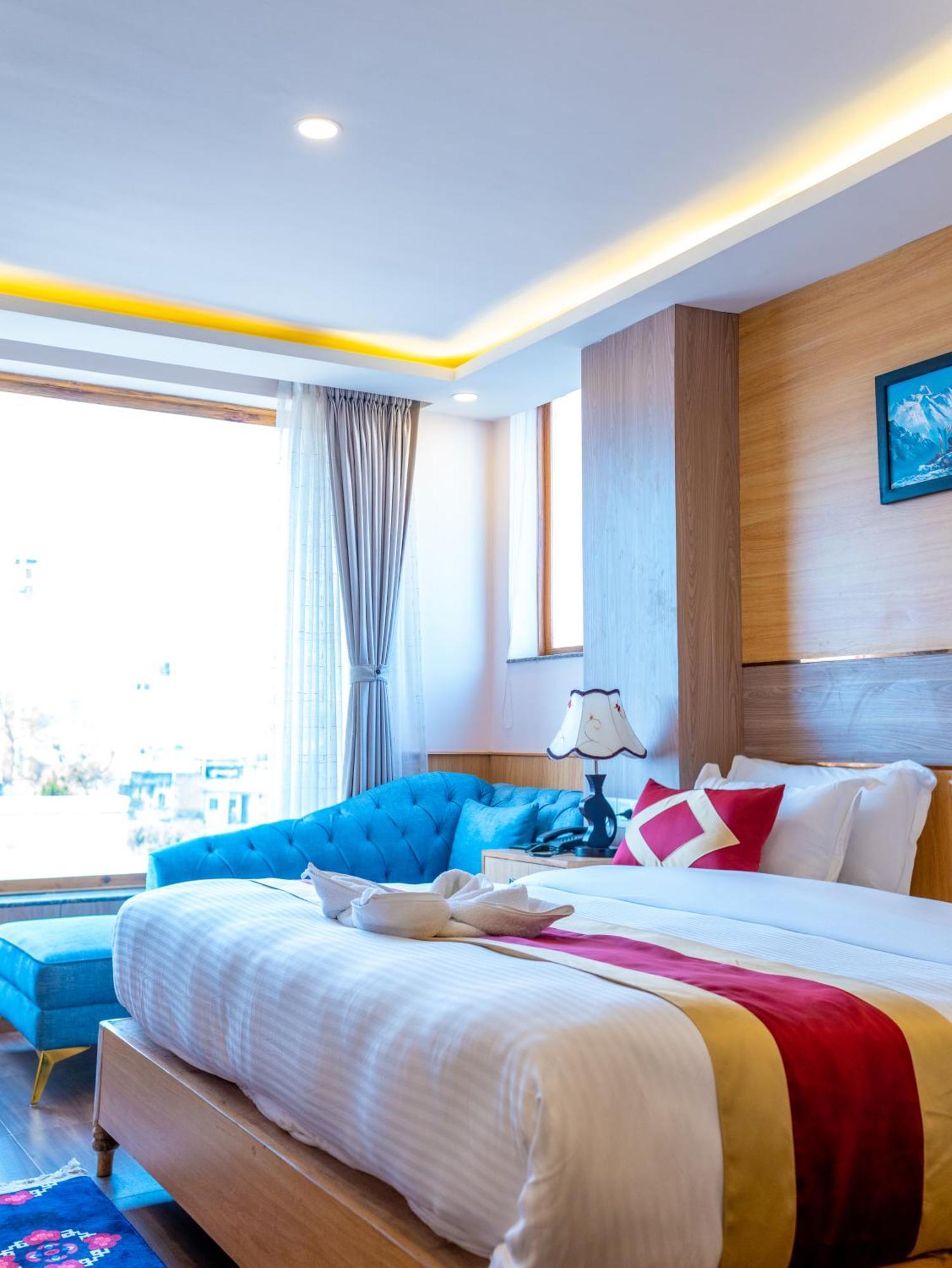 Hotel Yakroo Manang Катманду Екстериор снимка