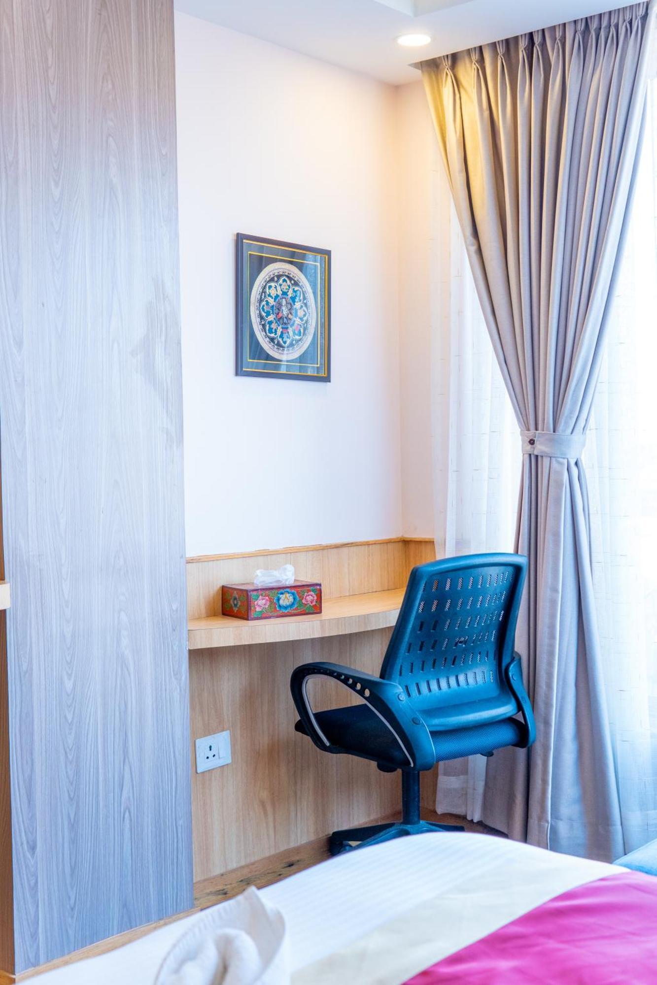 Hotel Yakroo Manang Катманду Екстериор снимка