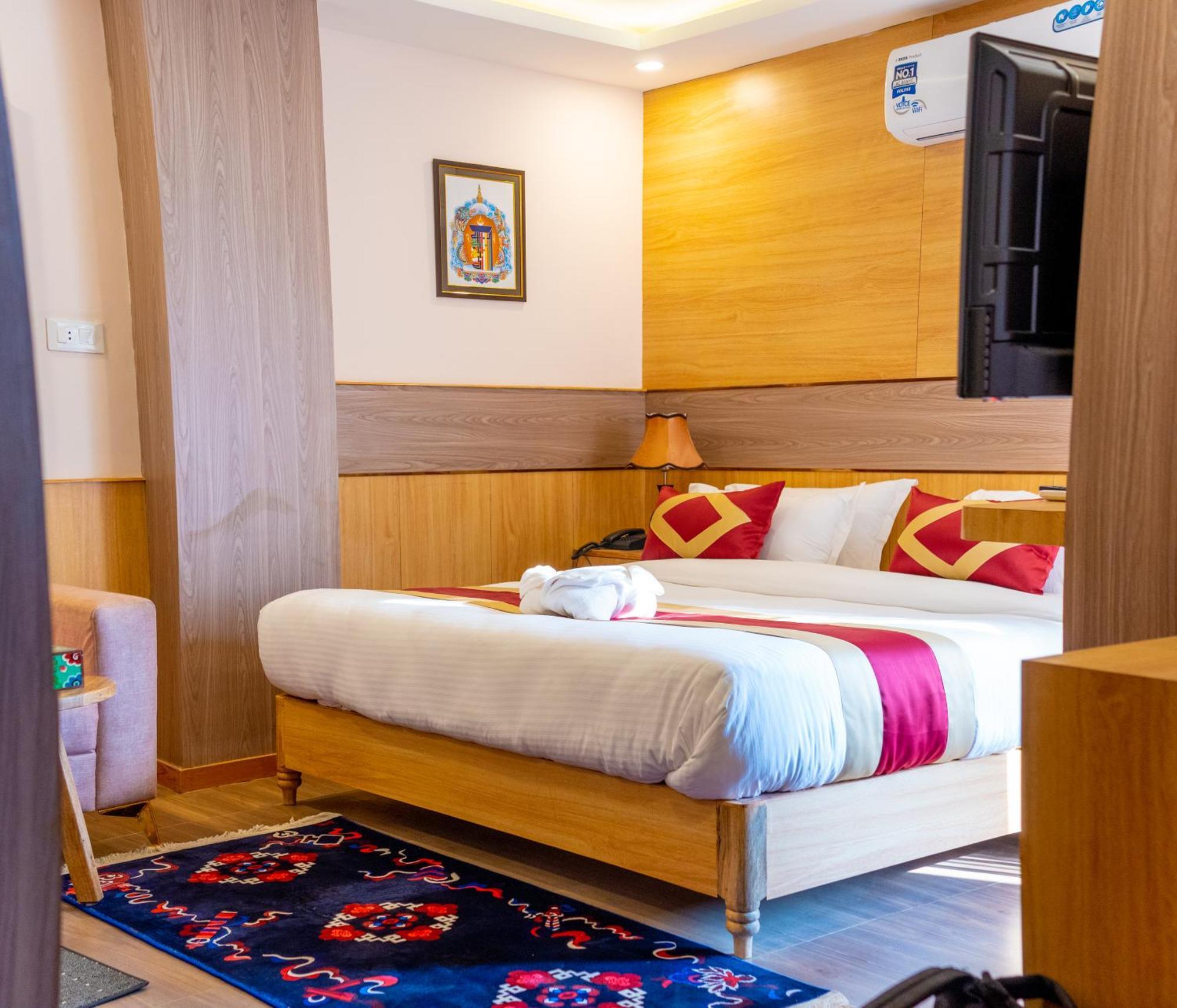 Hotel Yakroo Manang Катманду Екстериор снимка